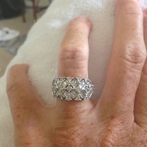 Stunning diamond cluster ring - size 7.5