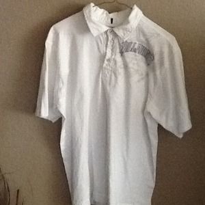 Selling my billabong T shirt