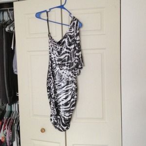 Flirty girls night out dress! Never been worn!