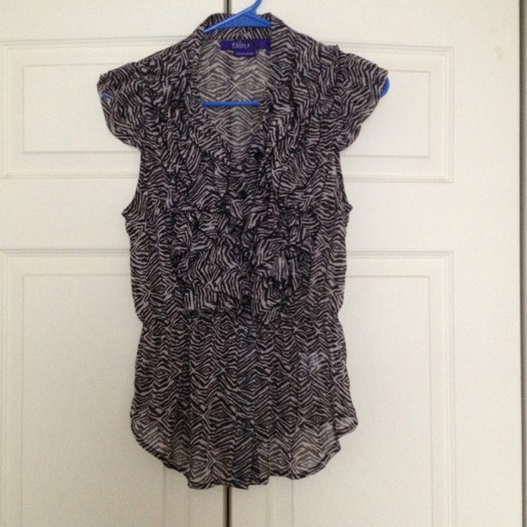 Casual/ dressy blouse, casual meets classy
