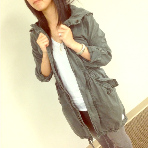 Aritzia Jackets & Blazers - TNA army green Trooper jacket