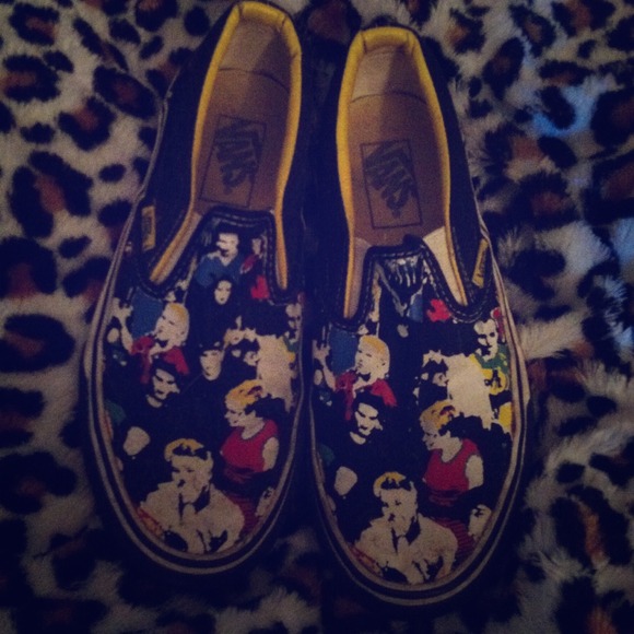 Vans Shoes - Vans size 6.5 ❤Bundle ❤ hold