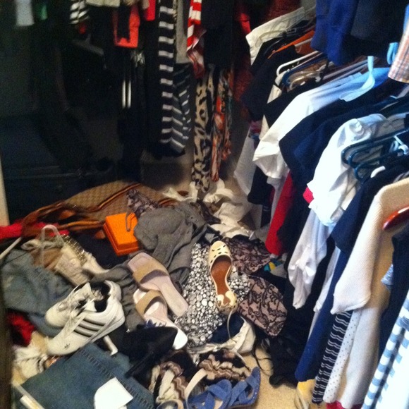 selling vrything ftim my closet   il post it soon