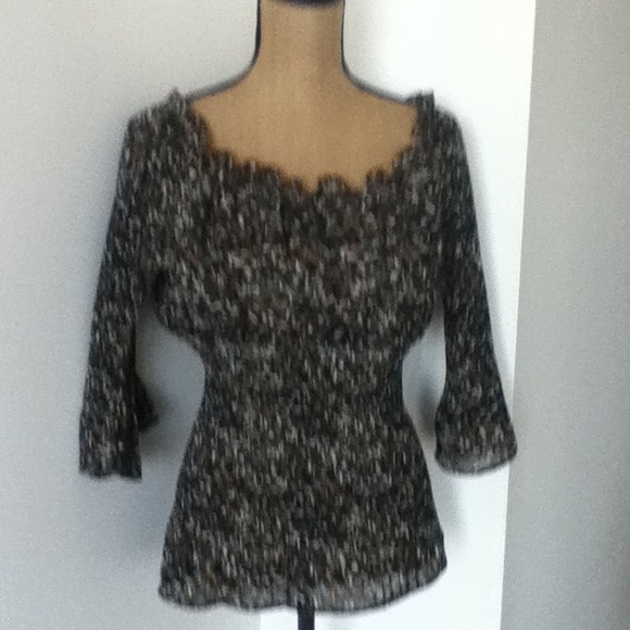 Sold in a bundle for Stacy 3 tops. SOLD Bundle - Picture 4 of 4