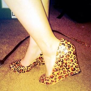 Hand painted cheetah print pumps!!(: