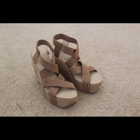 Nude wedge shoes