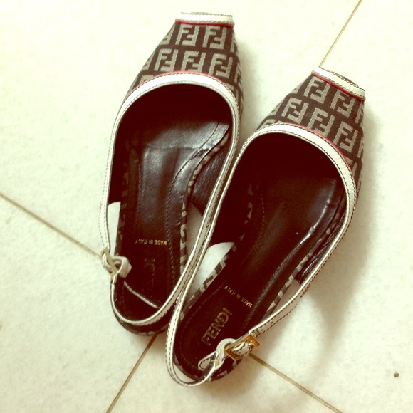 💢SOLD💢 fendi flats