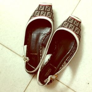 💢SOLD💢 fendi flats
