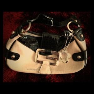 Cute GUESS tote bag with chain