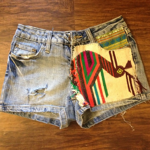Aztec shorts - Picture 1 of 3
