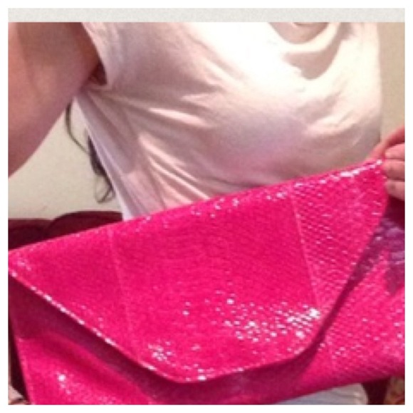 Stunning color in this chic bag - Picture 3 of 3