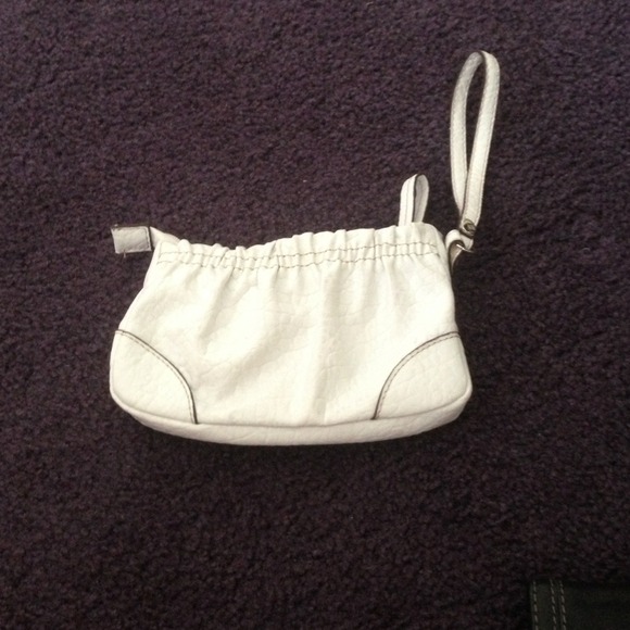 ❌Sold❌ ny&co white wristlet
