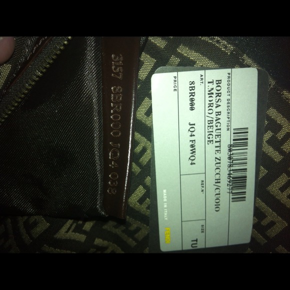 🎀💯% Authentic Fendi Bagutte 🎀 - Picture 3 of 3