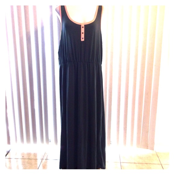 Xhilaration Dresses & Skirts - @beckyyb93 3X long maxi dress.