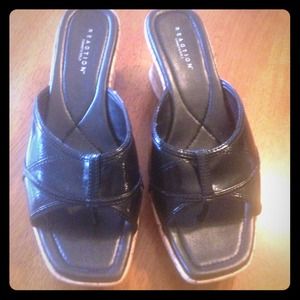 Kenneth Cole Reaction sandals