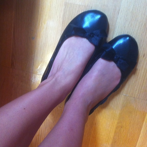 Black bowtie flats