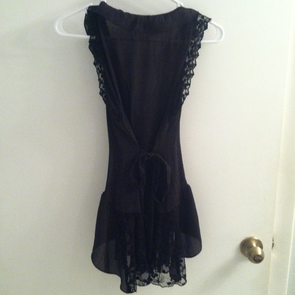 SOLD IN BUNDLE❌❌❌Black Sleeveless Cover Up - Picture 2 of 4