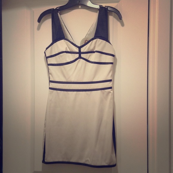 BCBGeneration NWT Mini Dress, Size 2