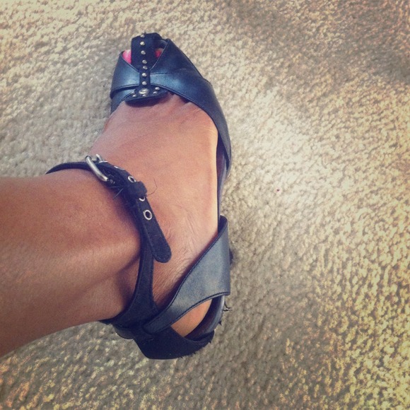 Rock & Republic Black Sandal