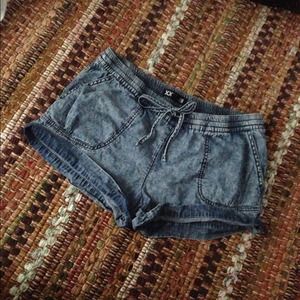 Forever 21 denim acid wash shorts