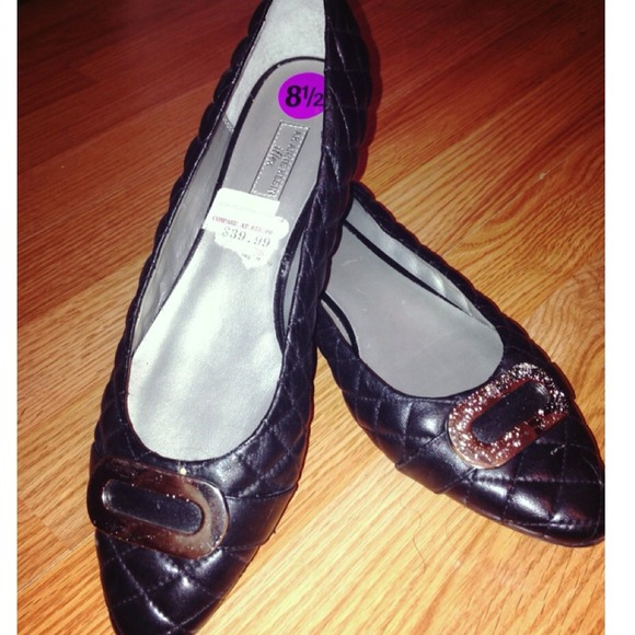 ❌ SOLD ❌ Anne Klein Black Quilted Pointy Flats