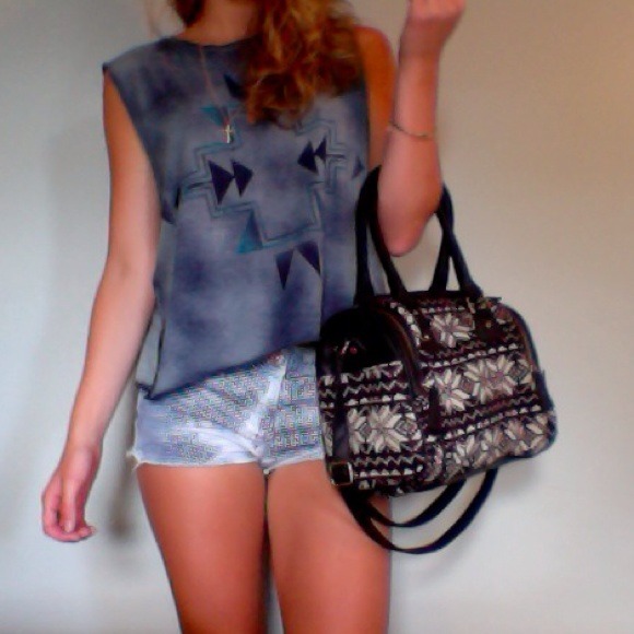 ❗SOLD❗Aztec Print Handbag - Picture 3 of 4