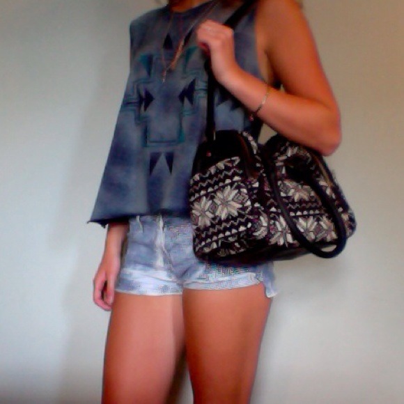 ❗SOLD❗Aztec Print Handbag - Picture 4 of 4