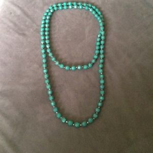 ***Sold in bundle*** Really cute necklace!