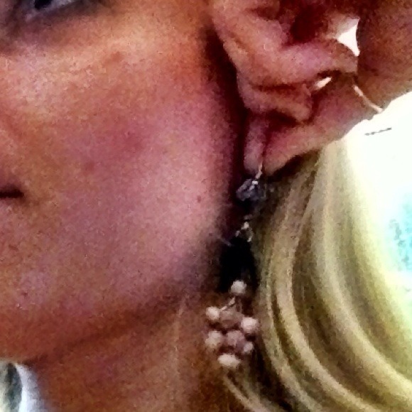 🚫SOLD🚫Leaf dangle earrings!🚫 - Picture 3 of 3