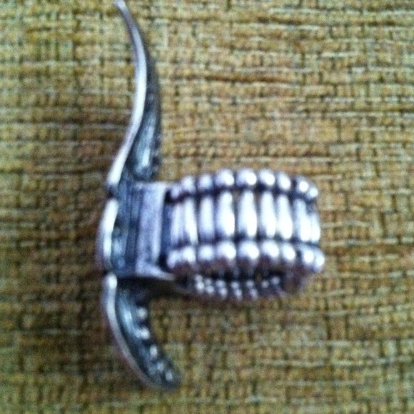 Ring - Picture 2 of 3