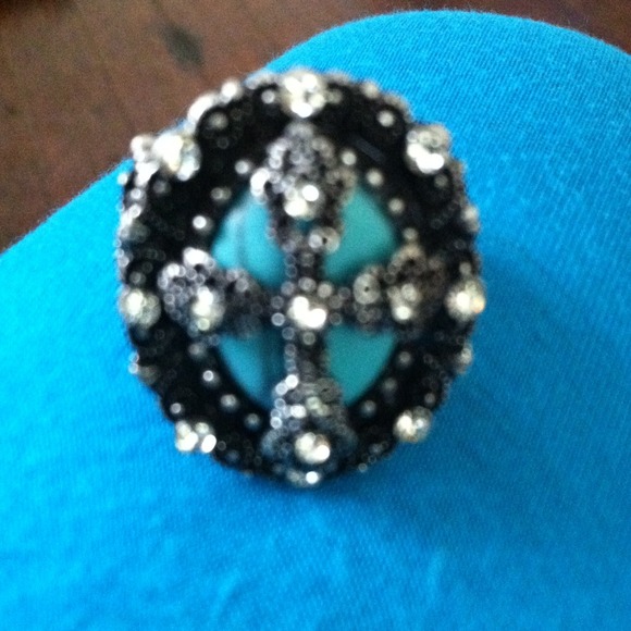 Ring - Picture 3 of 3