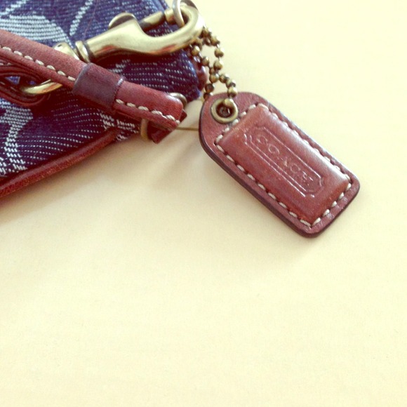 🚫RESERVED Coach Wristlet