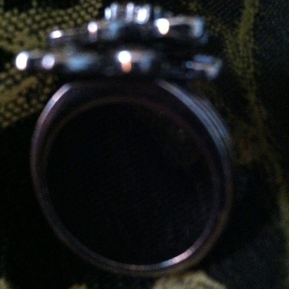 Ring - Picture 3 of 4