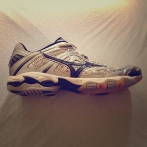 Mizuno Wave Lightning Volleyball Shoes