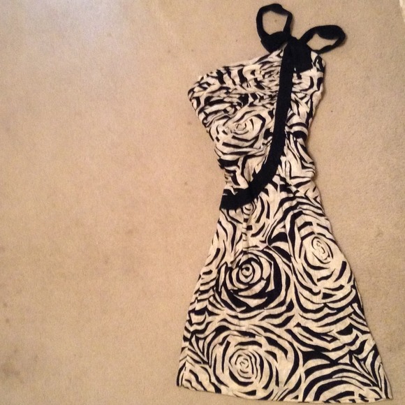 Beautiful vintage dress made in Hong Kong