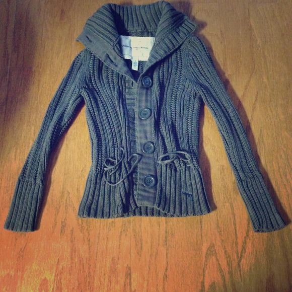 Abercrombie cardigan