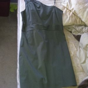 The dress was never worn not my style .