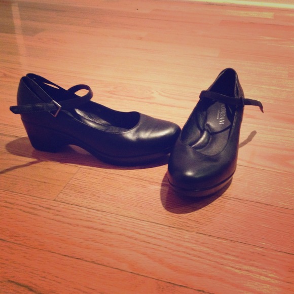 Sold!! Cute black Mary Jane like shoes size 9