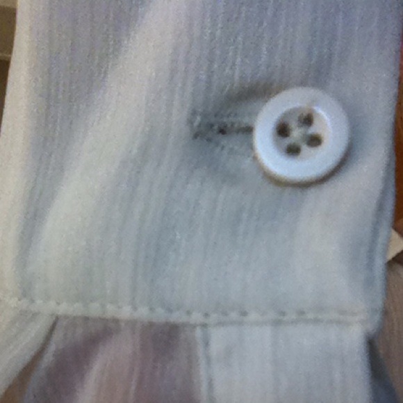 Cute light blouse with cut out shoulders. CUTE!! - Picture 3 of 3