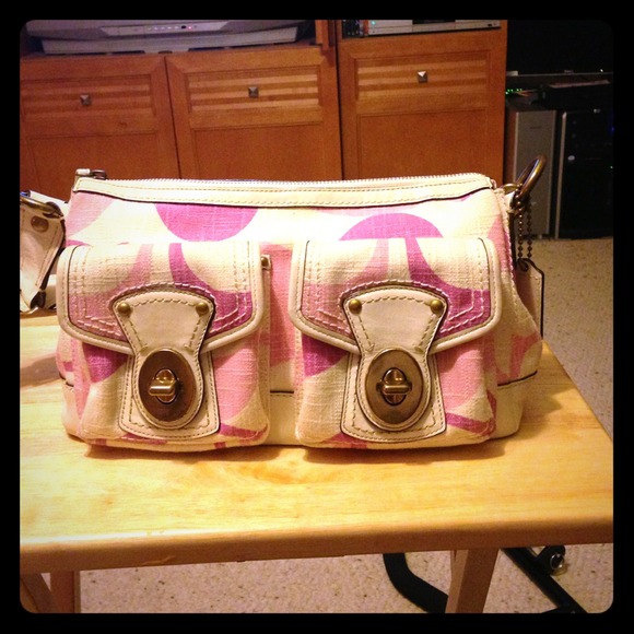 Coach Purse - Picture 1 of 4