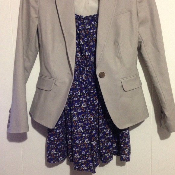 Supper cute Flowery printed romper!