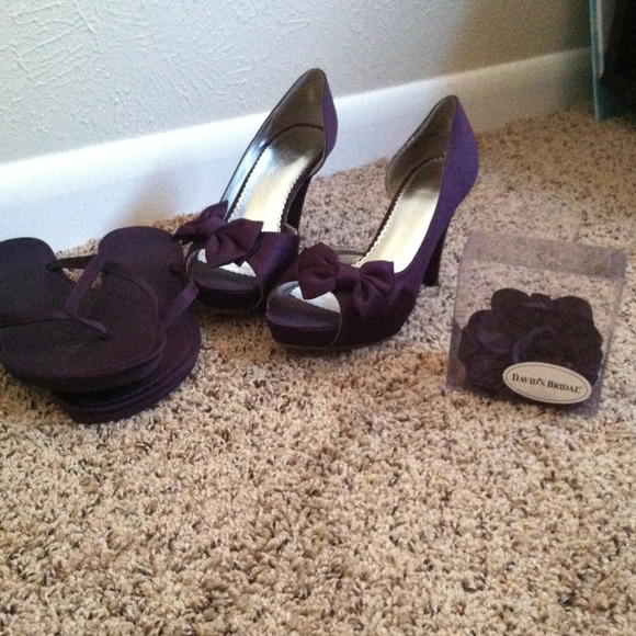 Plum Purple heels w/matching flower and flipflops