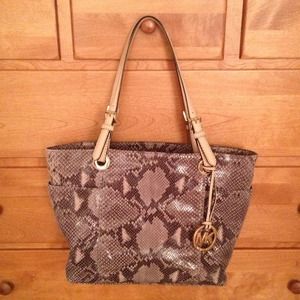 💥flash sale💥 Aunthentic Michael Kors python bag