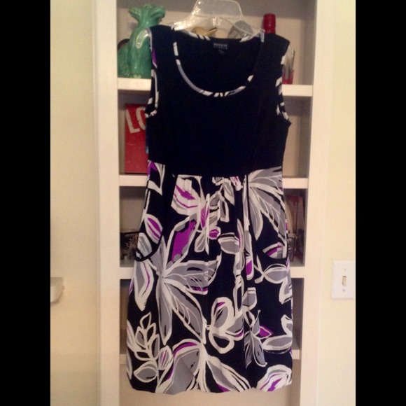 Very flattering Shift Dress