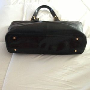 Additional pics for black Tory Burch leather bag Additional pics for black Tory Burch leather bag