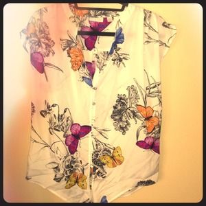 'New York & Company" butterfly top. Casual&pretty!