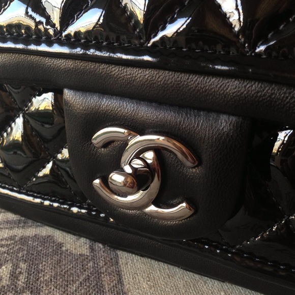 CHANEL limited edition mini flap patent lambskin - Picture 3 of 4