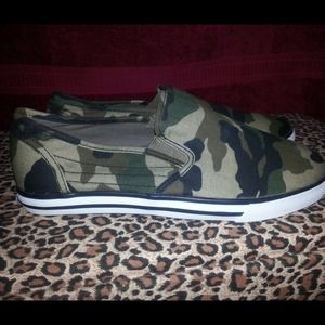 Unisex Camo Slip-On
