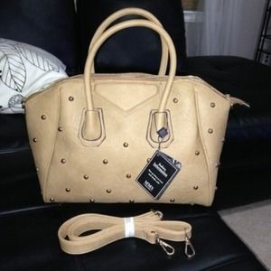 ⬇Reduced ⬇Tan studded handbag!! NWT!!