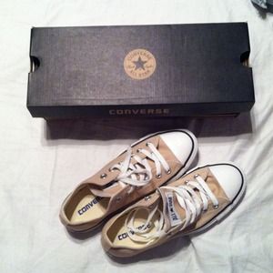 HARD TO FIND Converse Ox in Frappe (Tan)